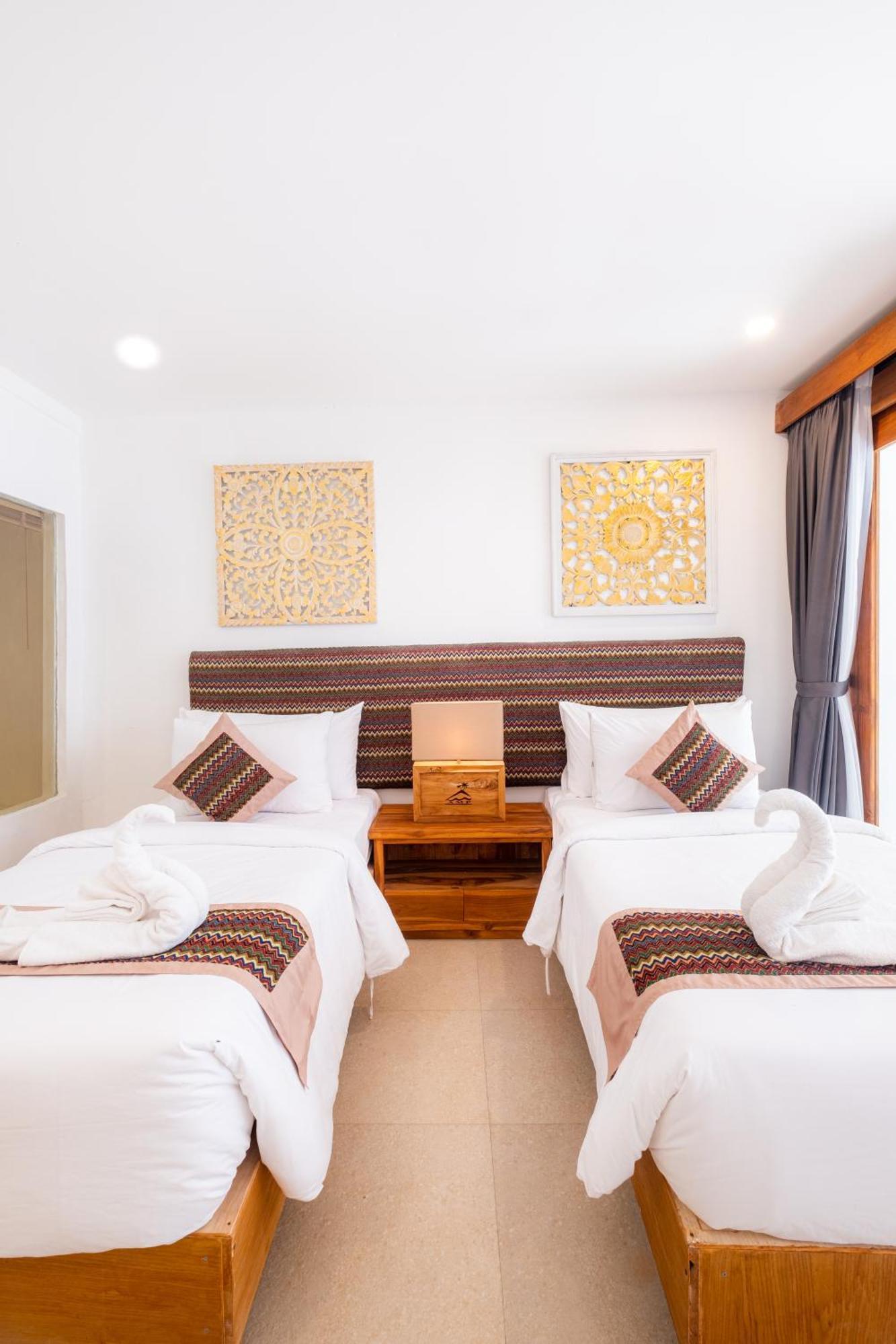 Amp Beach House Toyapakeh Room photo