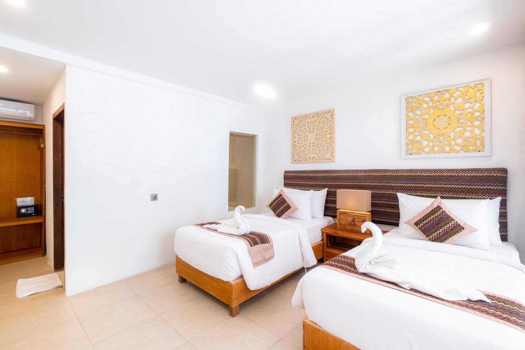 Amp Beach House Toyapakeh Room photo